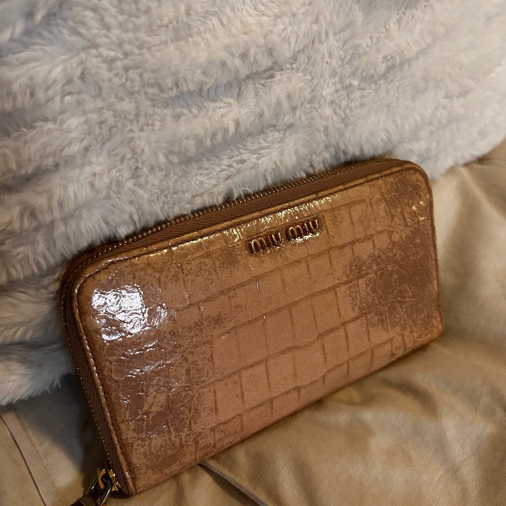 096. Miu Miu (retired) Croc-Embossed Wallet